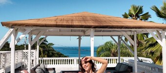 Suite 1 for couples with private balcony with tub