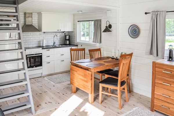 Kylskåp, ugn, spishäll och kaffe- och tebryggare