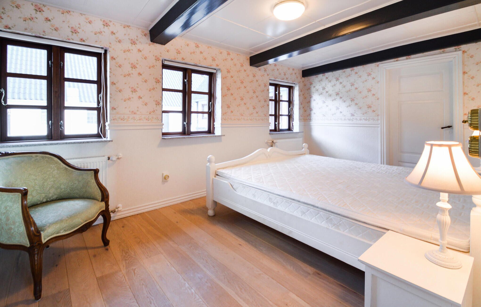 13 soverom, reiseseng for barn og wi-fi (inkludert)