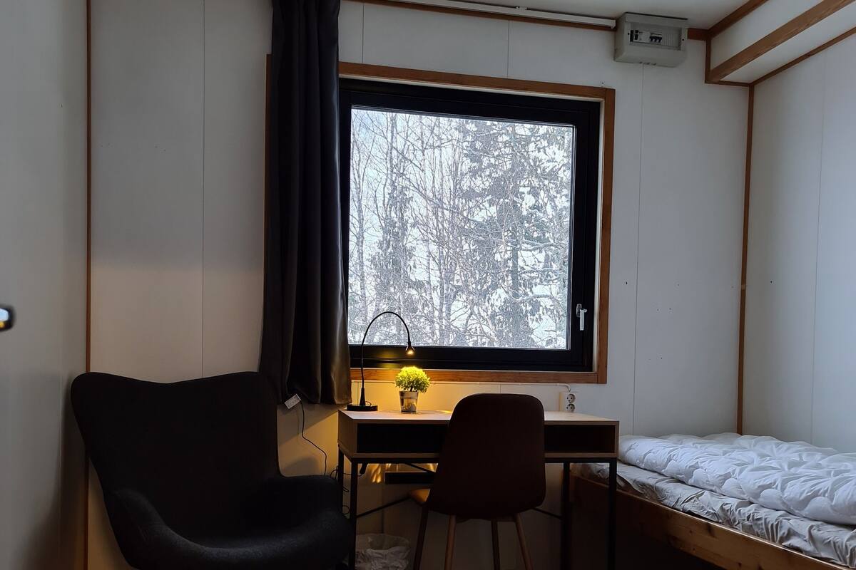 Basic Single Room | Blackout curtains, free WiFi, bed sheets