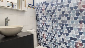 Hair dryer, towels