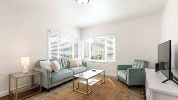 TV, Netflix, streaming services