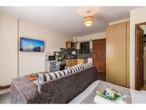 Interior - Kasri Grey @Mvuli. Stylish.Free wifi. Kingsize bed (Mvuli Nairobi)