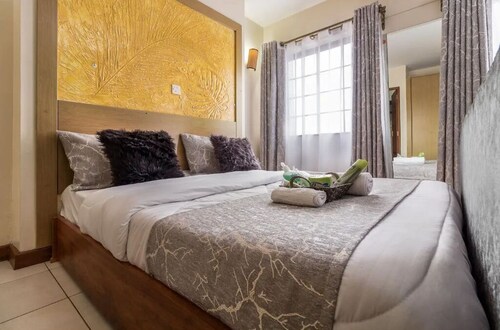 Kasri Grey @Mvuli. Stylish.Free wifi. Kingsize bed