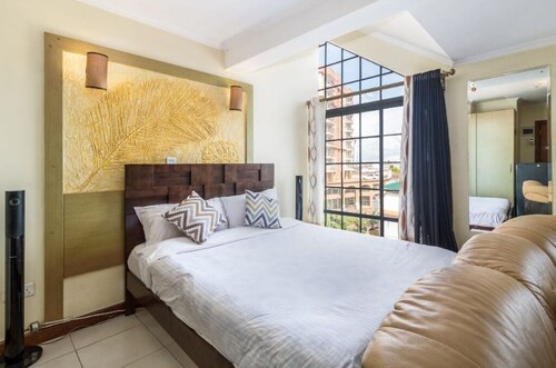 Kasri Loft @Mvuli. Stylishly furnished. Fast wifi. Cosy