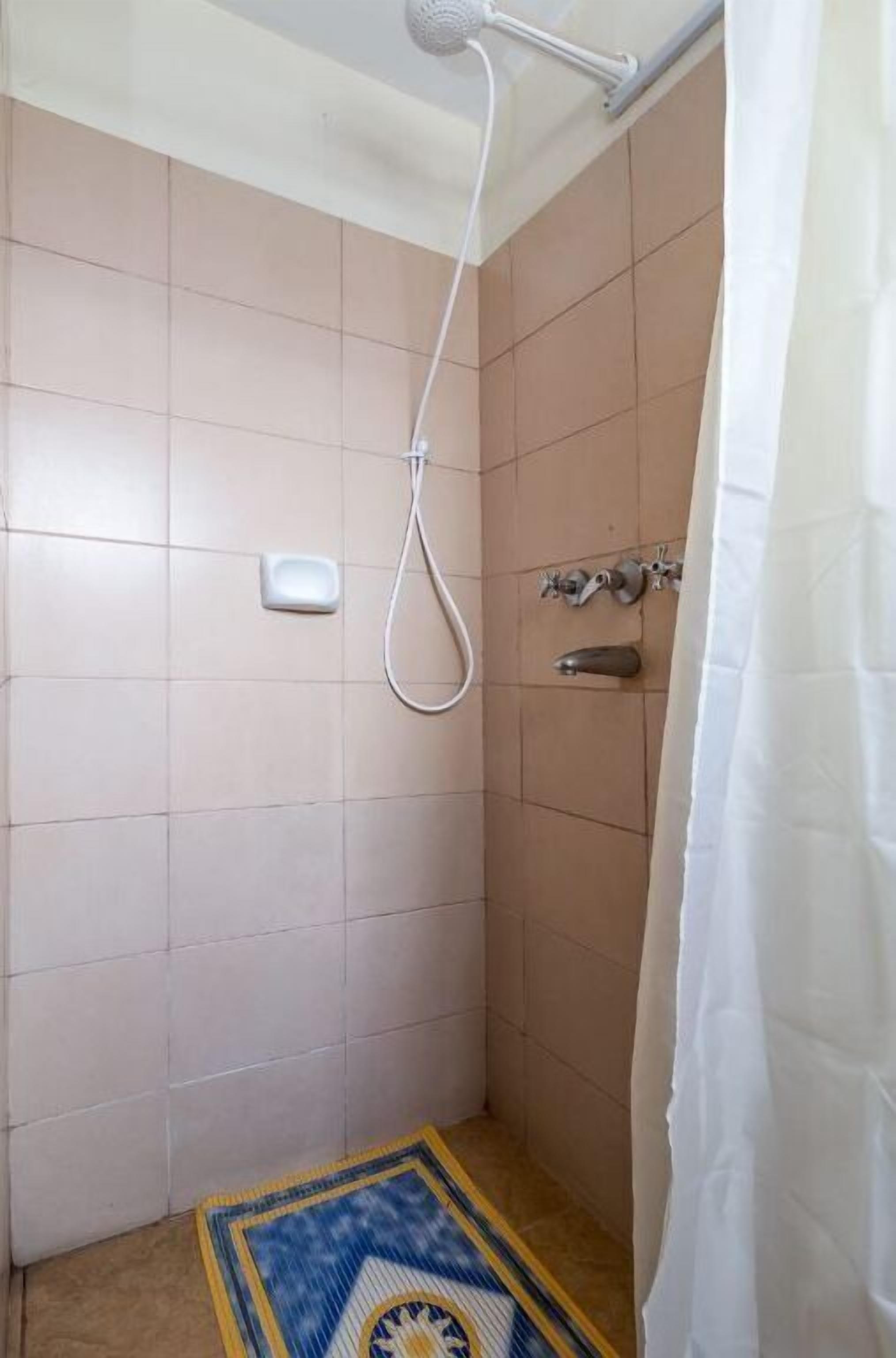 Towels, soap, shampoo, toilet paper