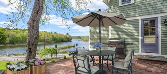 Gorgeous River Views! On Rails to Trails and just steps to quaint Collinsville