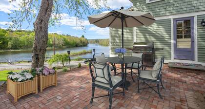 Gorgeous River Views! On Rails to Trails and just steps to quaint Collinsville