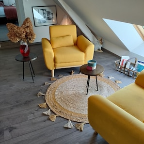 Habitación con 1 cama doble o 2 individuales, baño privado (Madeleine De Souvré) | Salón