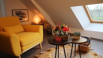 Double or Twin Room, Private Bathroom (Madeleine De Souvré) | Lounge