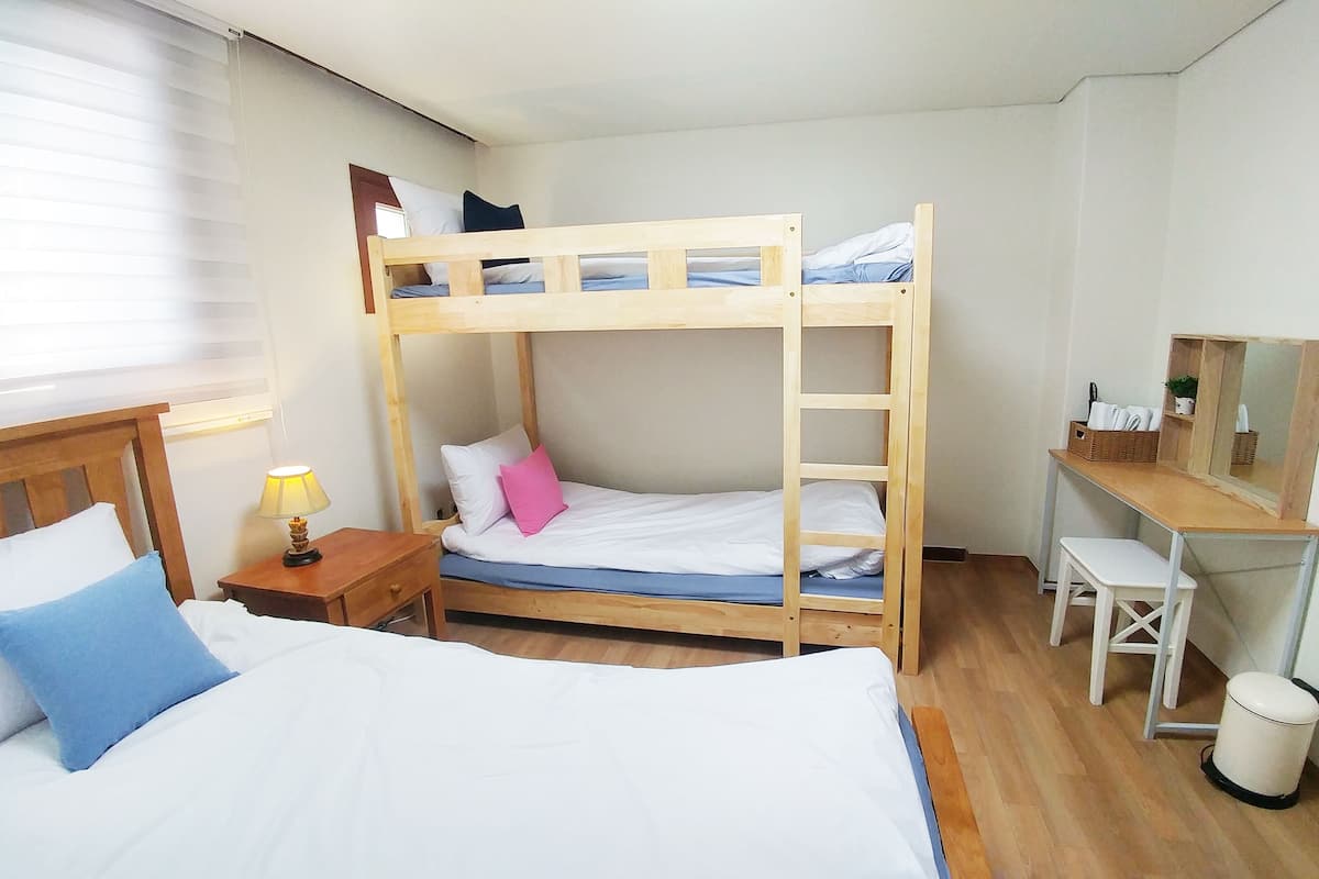 Quadruple Room | 4 bedrooms, hypo-allergenic bedding, soundproofing, iron/ironing board