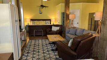 1 bedroom, iron/ironing board, travel cot, free WiFi