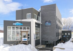 Front of property - Owashi Lodge - Hostel (Kutchan)