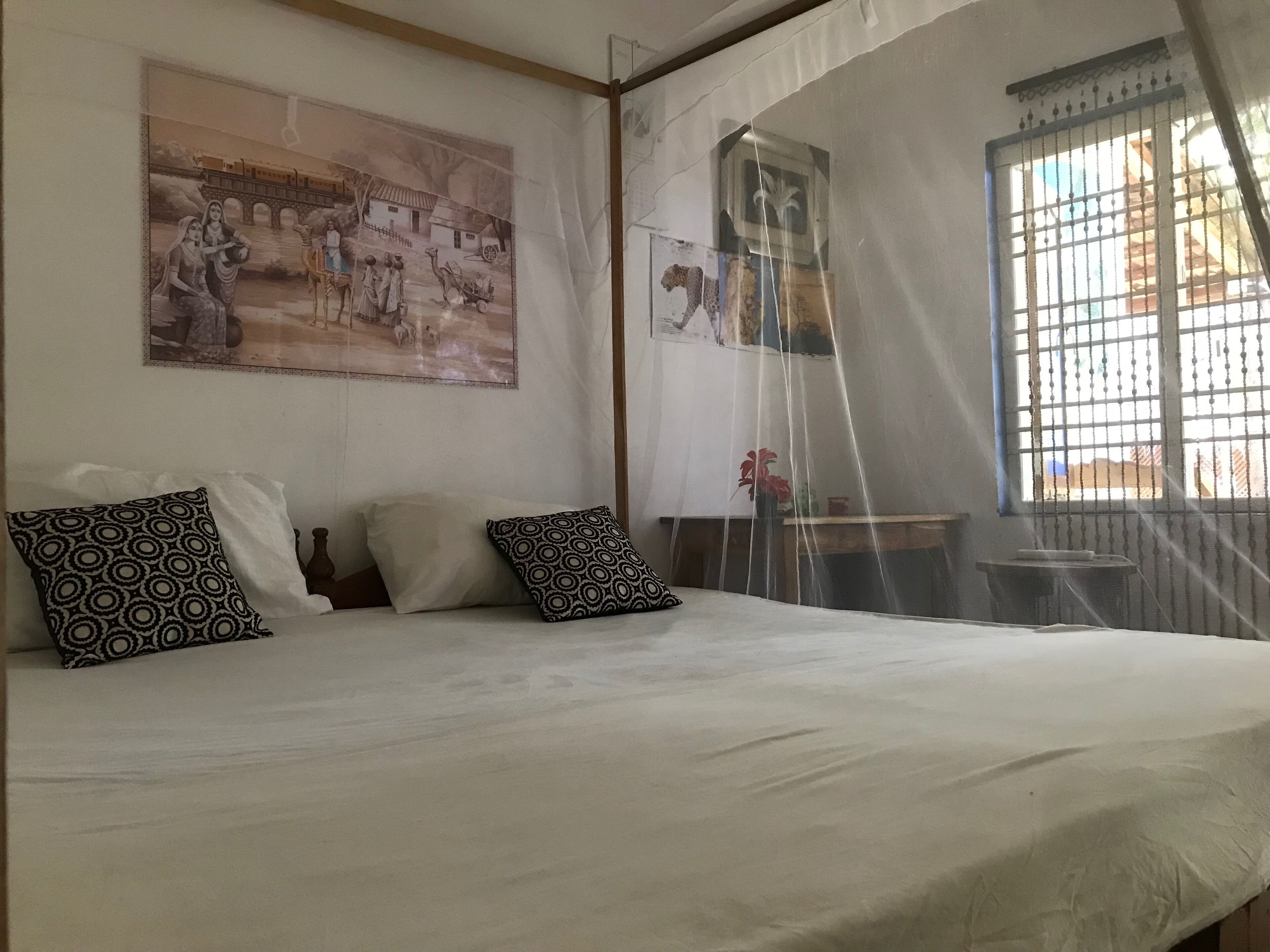 Memory-foam beds, in-room safe, individually decorated