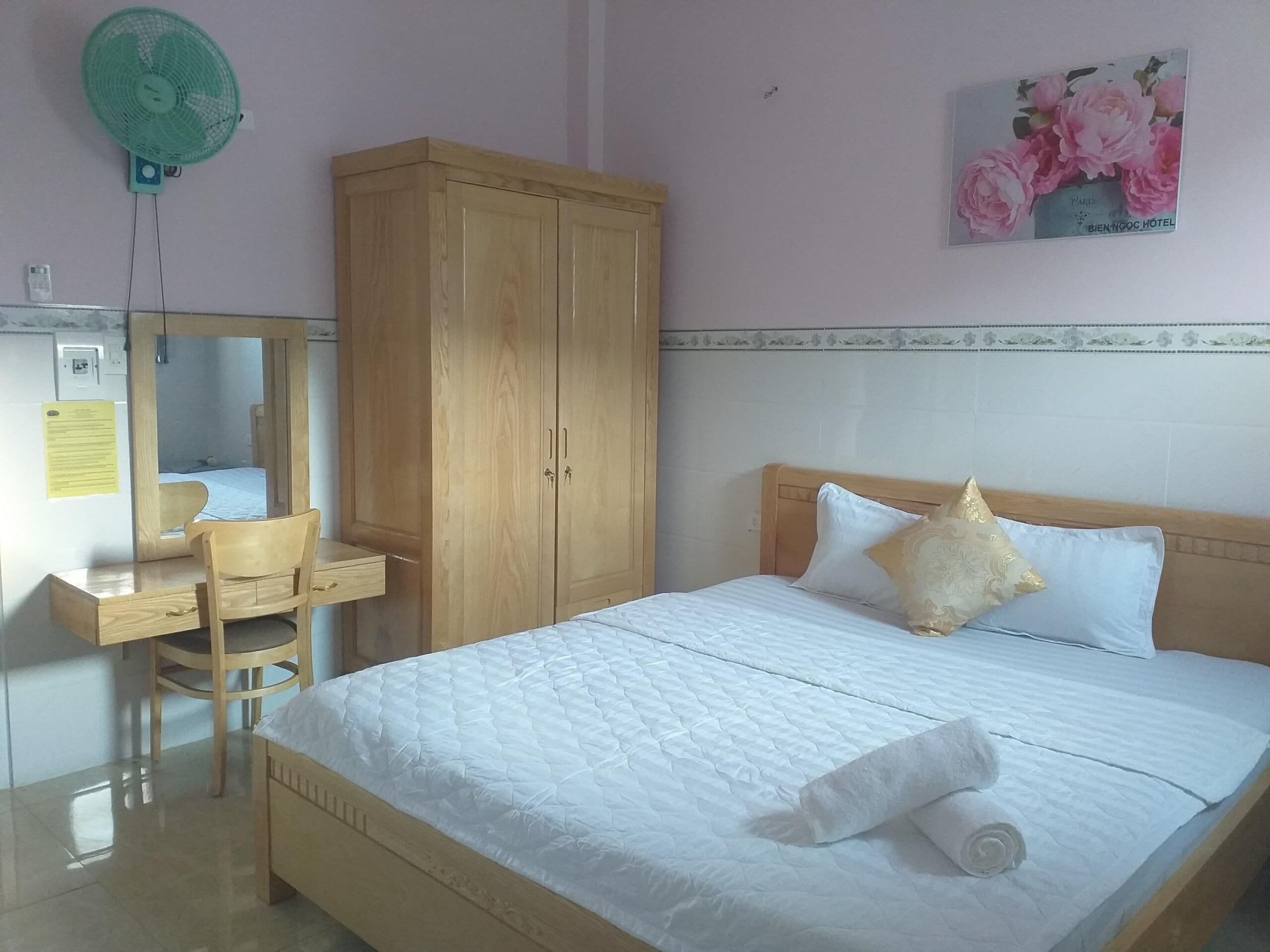 标准双人房 | 办公桌、免费 WiFi