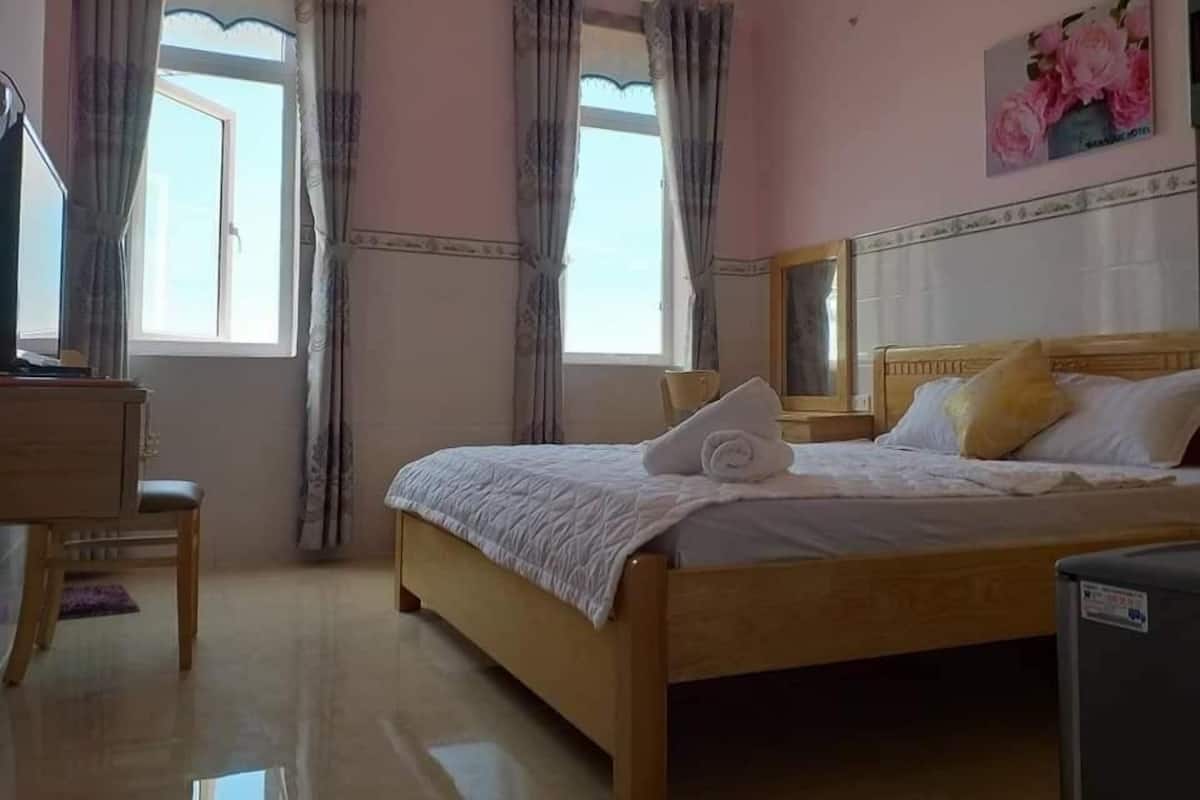 Standard Double Room | Meja, Wi-fi percuma 