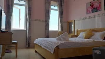 Kamar Double Standar | Meja kerja dan Wi-Fi gratis