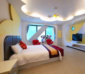 Blackout curtains, free WiFi, bed sheets