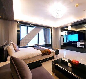Blackout curtains, free WiFi, bed sheets