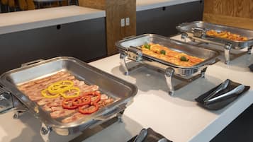 Desayuno buffet todos los días (con cargo)