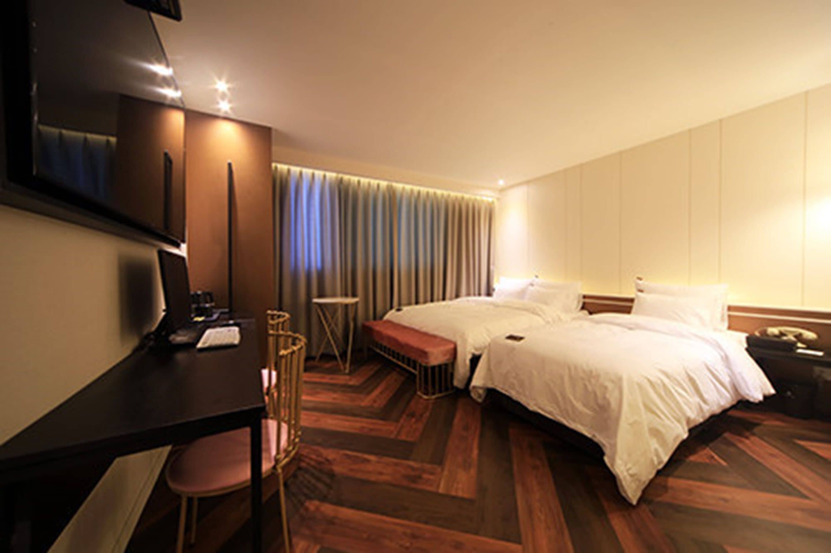 premium twin room | free wifi