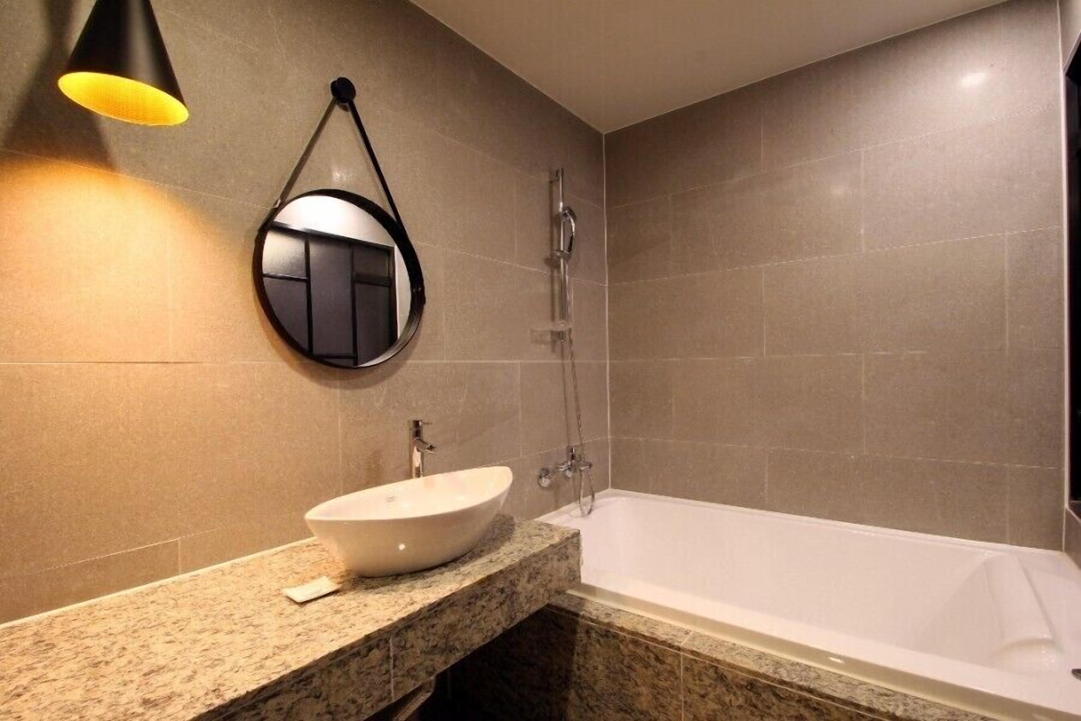 vip | bathroom | free toiletries, hair dryer, towels, soap