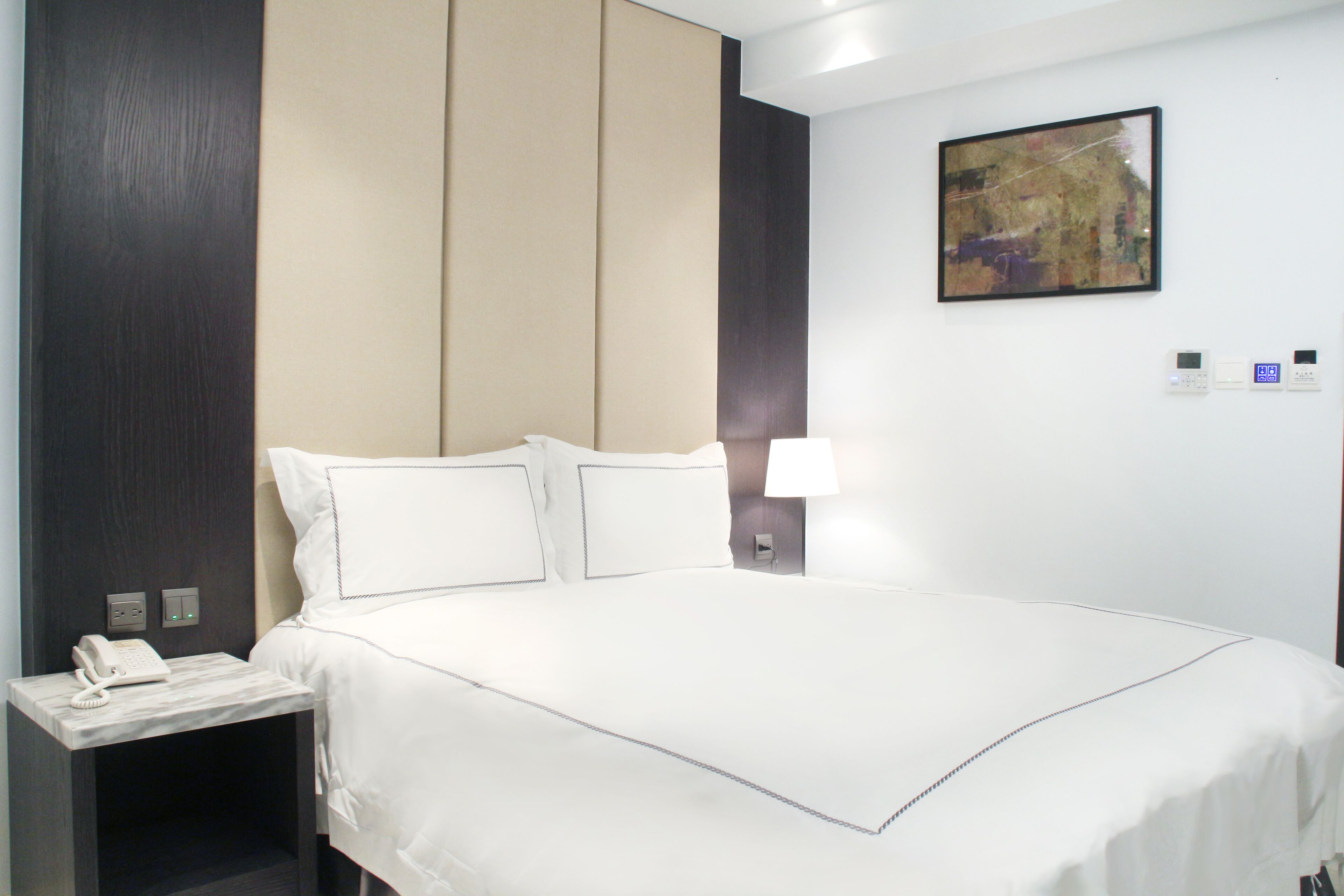 standard double room | 1 bedroom, desk, laptop workspace, blackout curtains