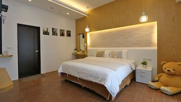 Minibar, desk, blackout drapes, soundproofing