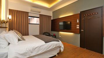 迷你吧、書桌、遮光布/窗簾、隔音