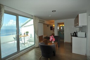 Terrace Suite | Pillowtop beds, minibar, desk, blackout drapes - Regna Hotel (Antalya)