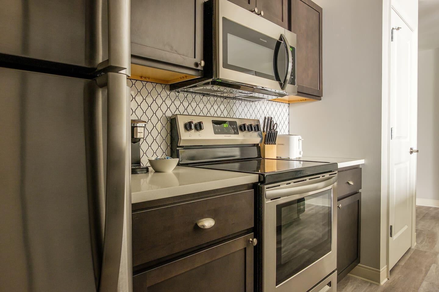 Frontdesk | Homey 1BR Apt Near the Stadium