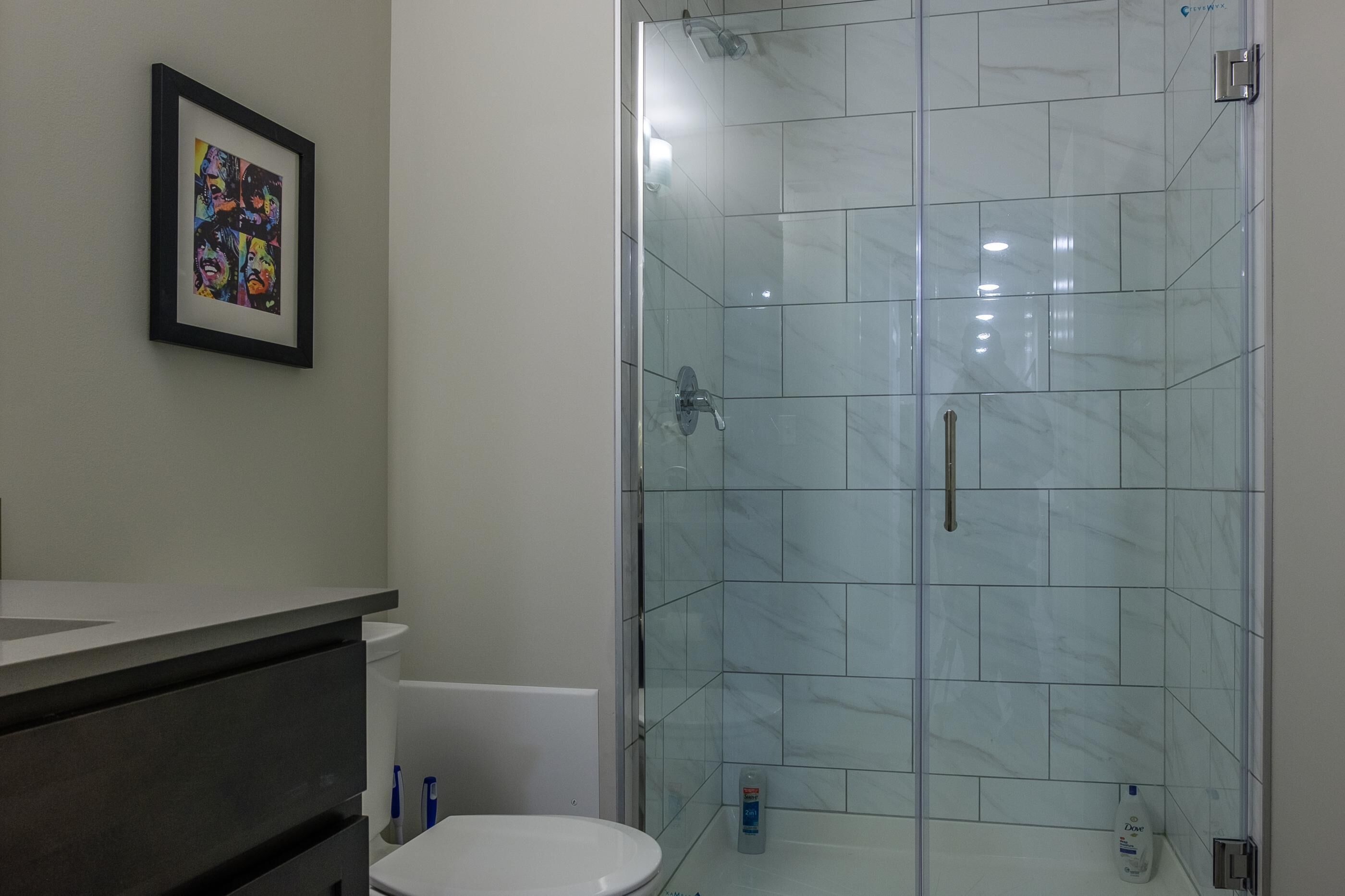 Frontdesk | Homey 1BR Apt Near the Stadium