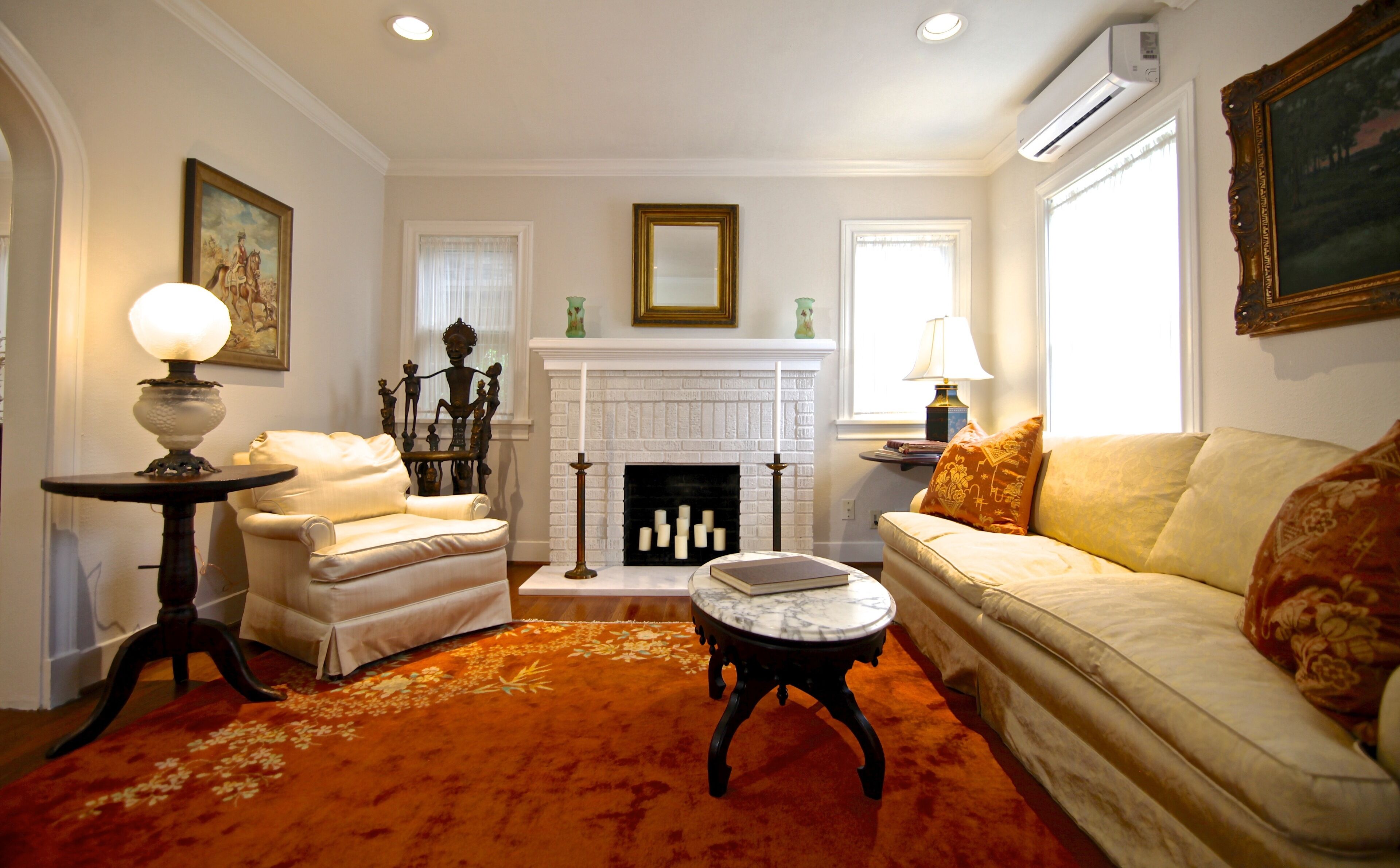 Antique Charm, Modern Amenities, Heart of Houston