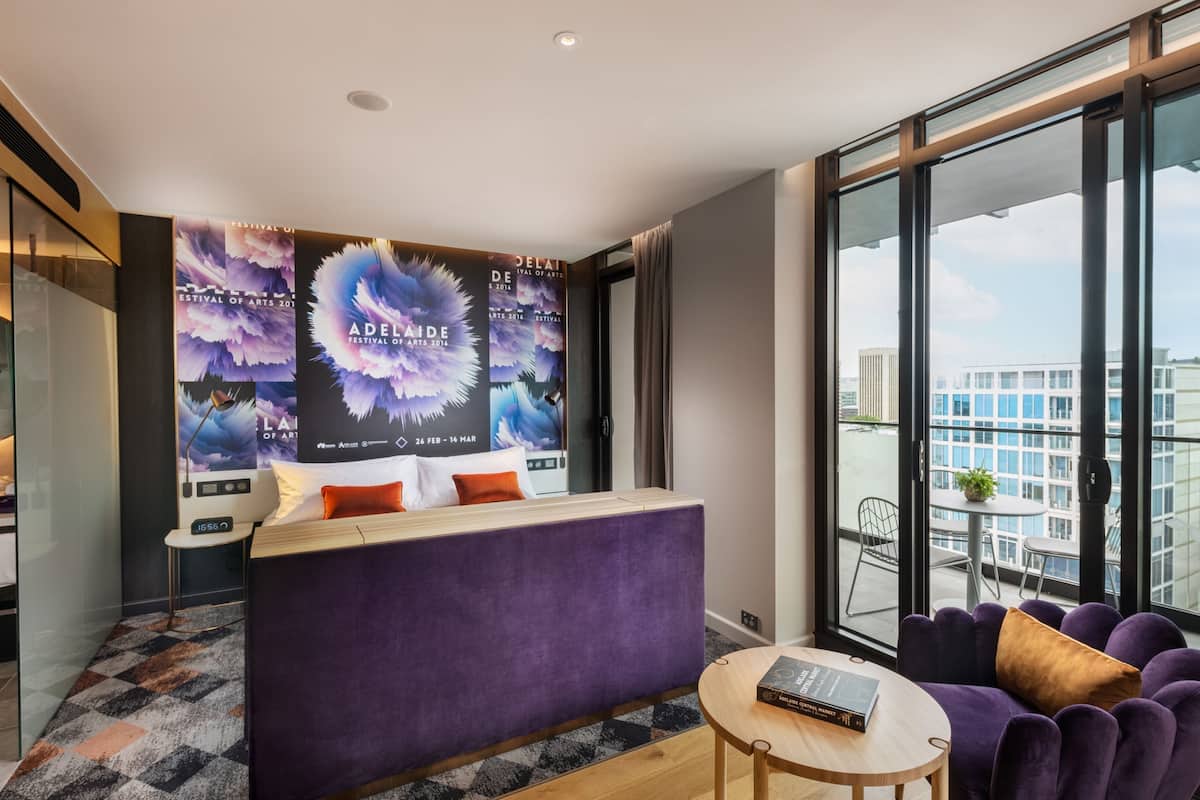 premium room, 1 king bed, balcony | 1 bedroom, premium bedding, down duvets, tempur-pedic beds