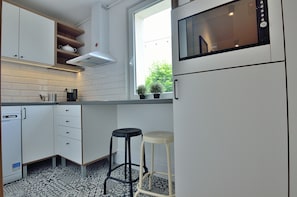 Apartment | Eigene Küche | Kühlschrank, Ofen, Herdplatte, Geschirrspüler