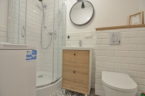 Apartment | Badezimmer | Dusche, Haartrockner, Handtücher