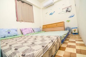 Habitación doble | Cortinas blackout, wifi gratis y ropa de cama