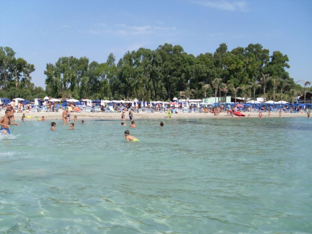 Apartment in villa 50 meters from the sea - air conditioned - wi-fi