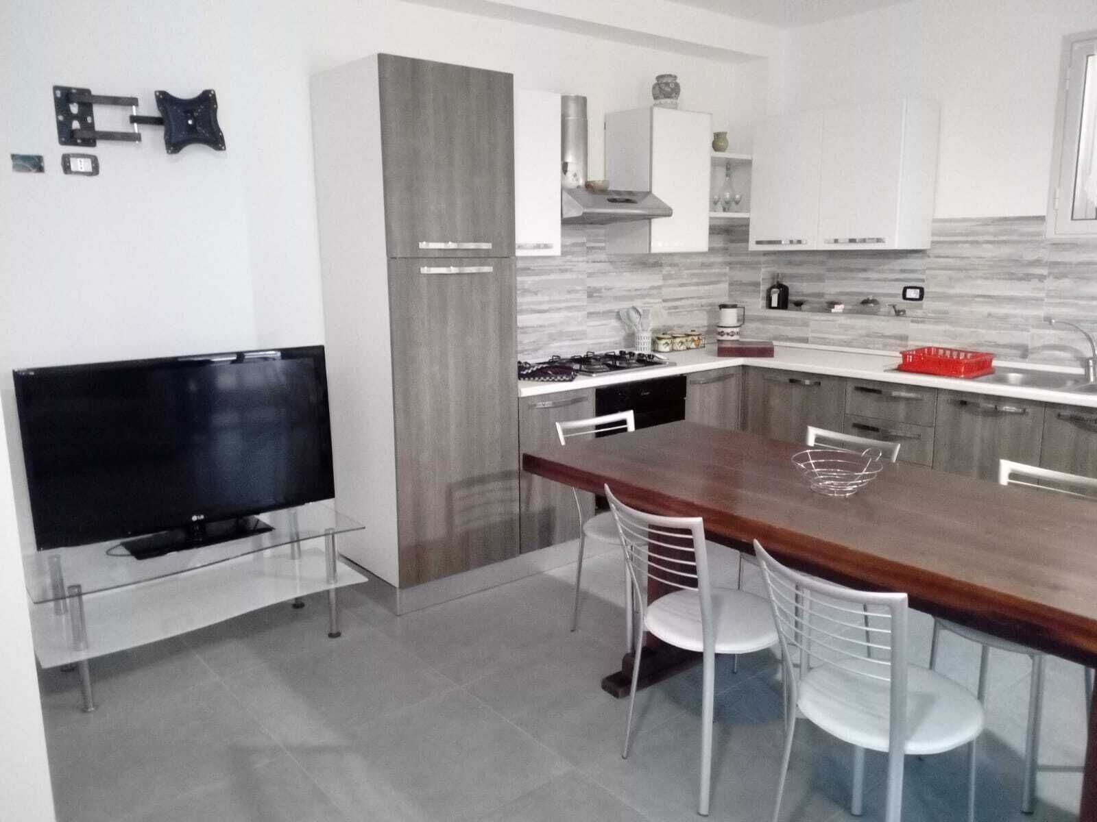 Apartment in villa 50 meters from the sea - air conditioned - wi-fi
