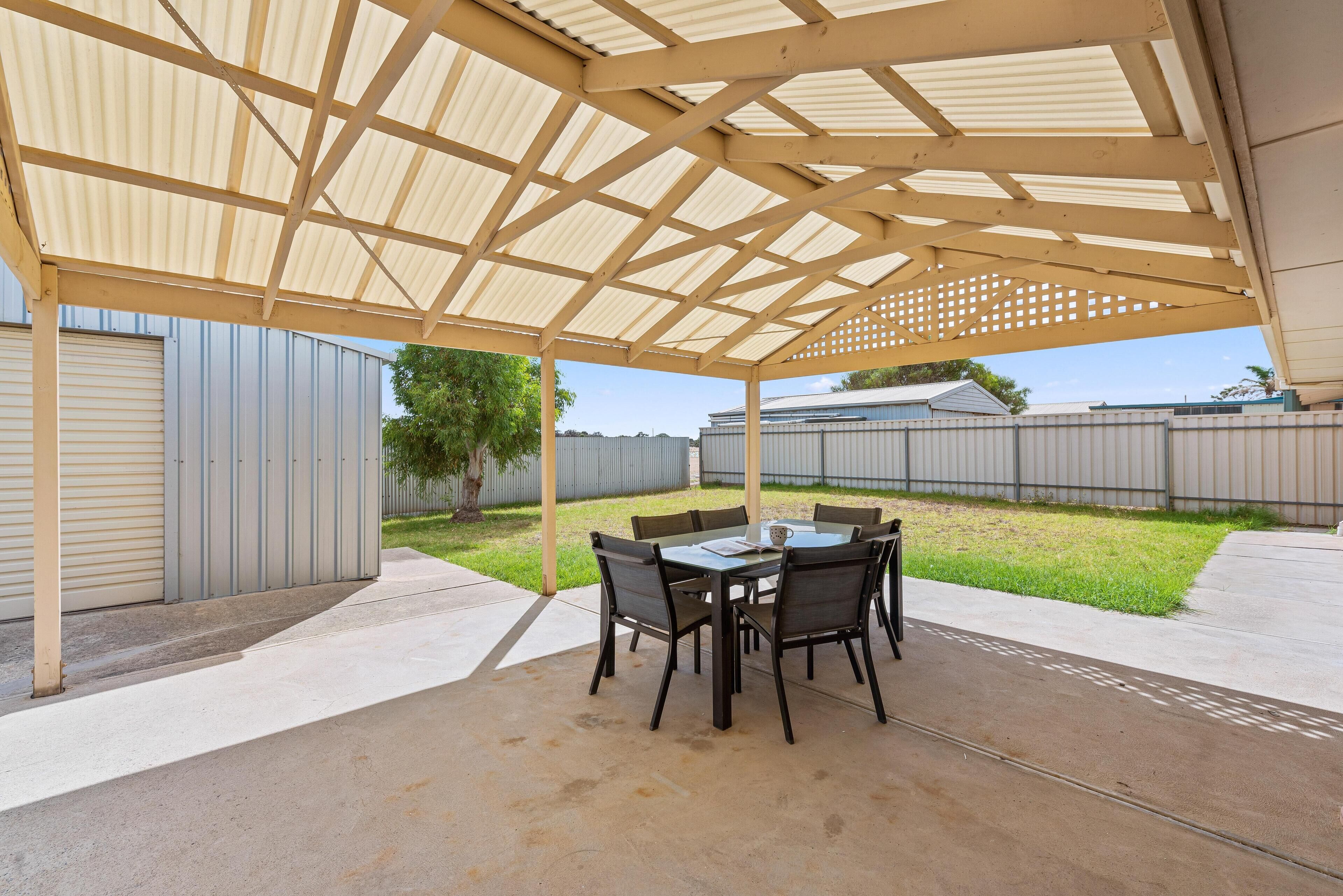 Sandpiper ~ Silver Sands - In the Heart of Silver Sands Sea Scrub with Direct access to Washpool