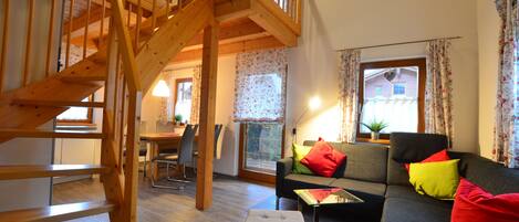 TV, fireplace, stereo