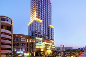 Exterior - Royal Duke Cherrabah Hotel (Zhongshan)