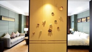 Ảnh chưa phân loại, 5 trong số 8 ảnh, nút
