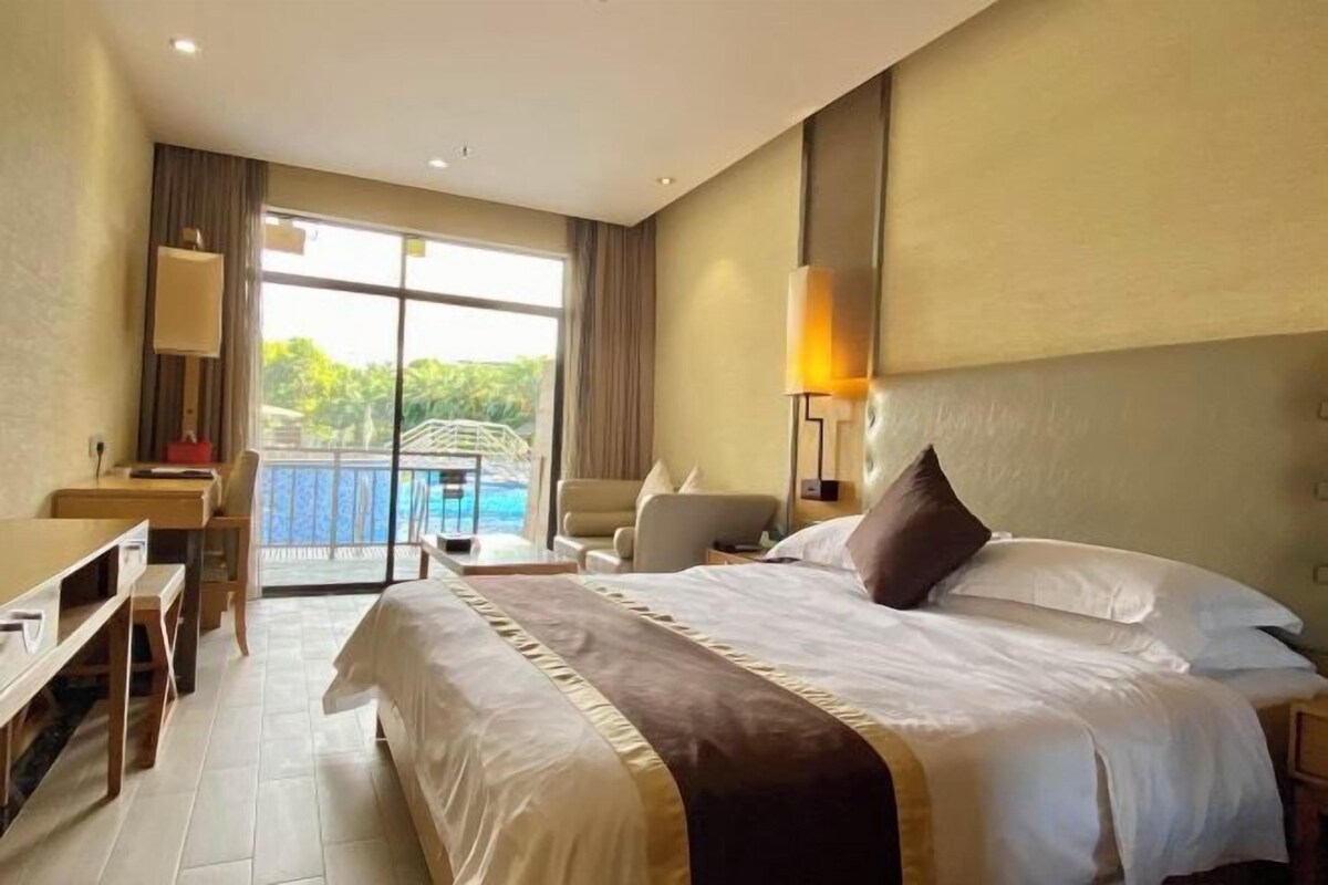 Lakeside Room