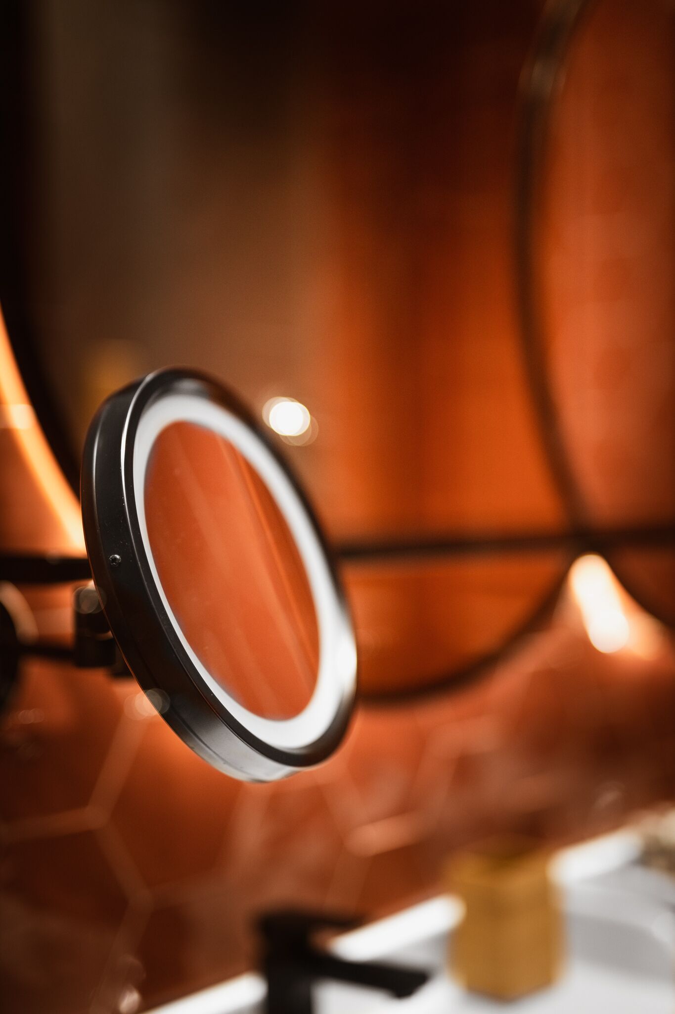 1 bedroom, egyptian cotton sheets, premium bedding, memory-foam beds