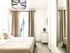 1 bedroom, iron/ironing board, Internet, bed sheets - Albufeira in the heart of the old town, 2 min by the beach & center (Albufeira)