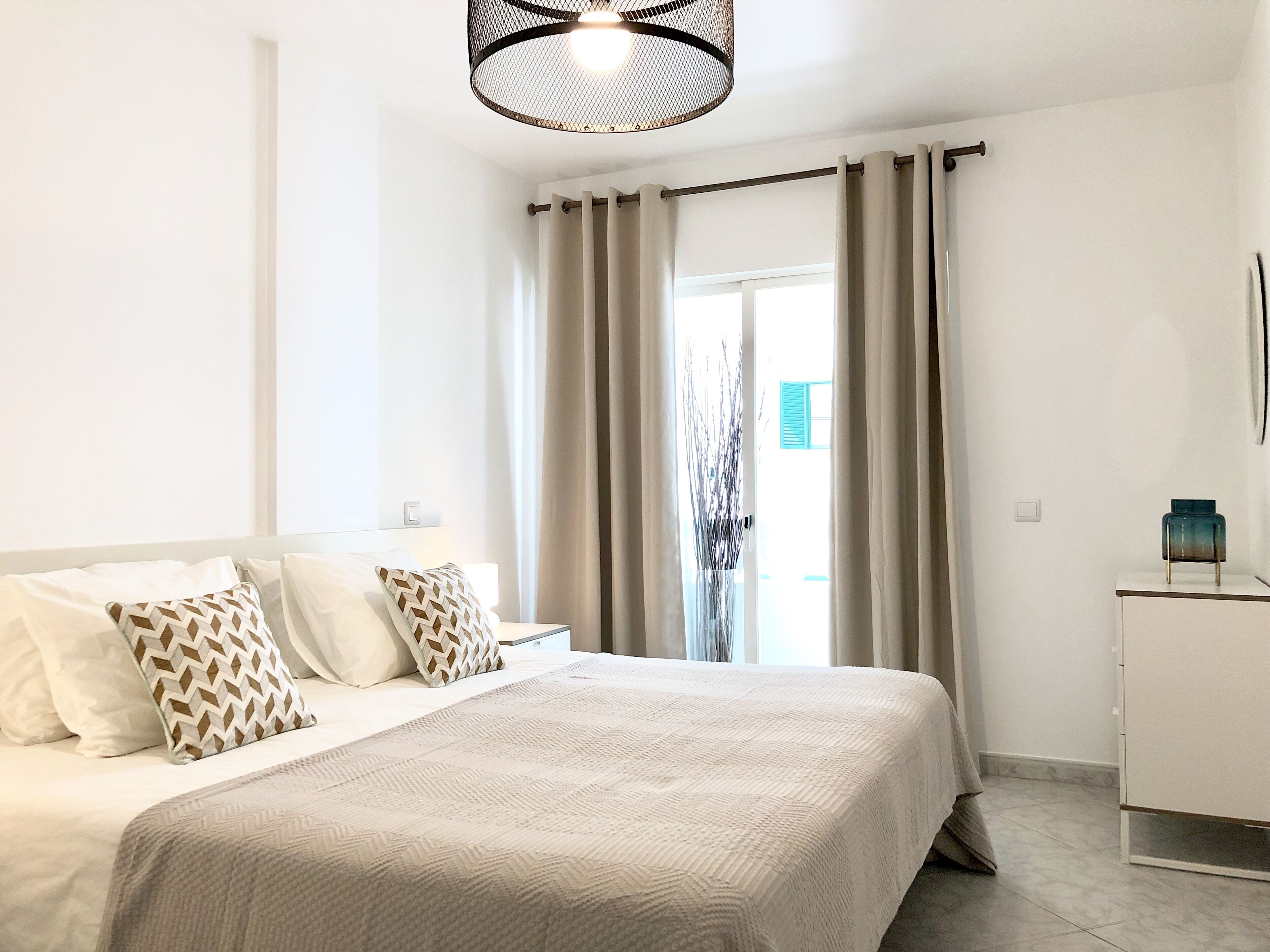 1 chambre, fer et planche à repasser, accès Internet, draps fournis