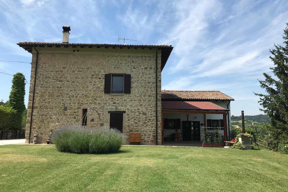 Romantic and Cozy Casa Doriana