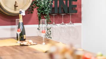 Apartamento, 2 habitaciones | Cocina privada | Frigorífico grande, microondas, horno y placa de cocina