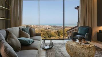 Vila (6 Bedrooms) | Ruang keluarga | TV dan perapian